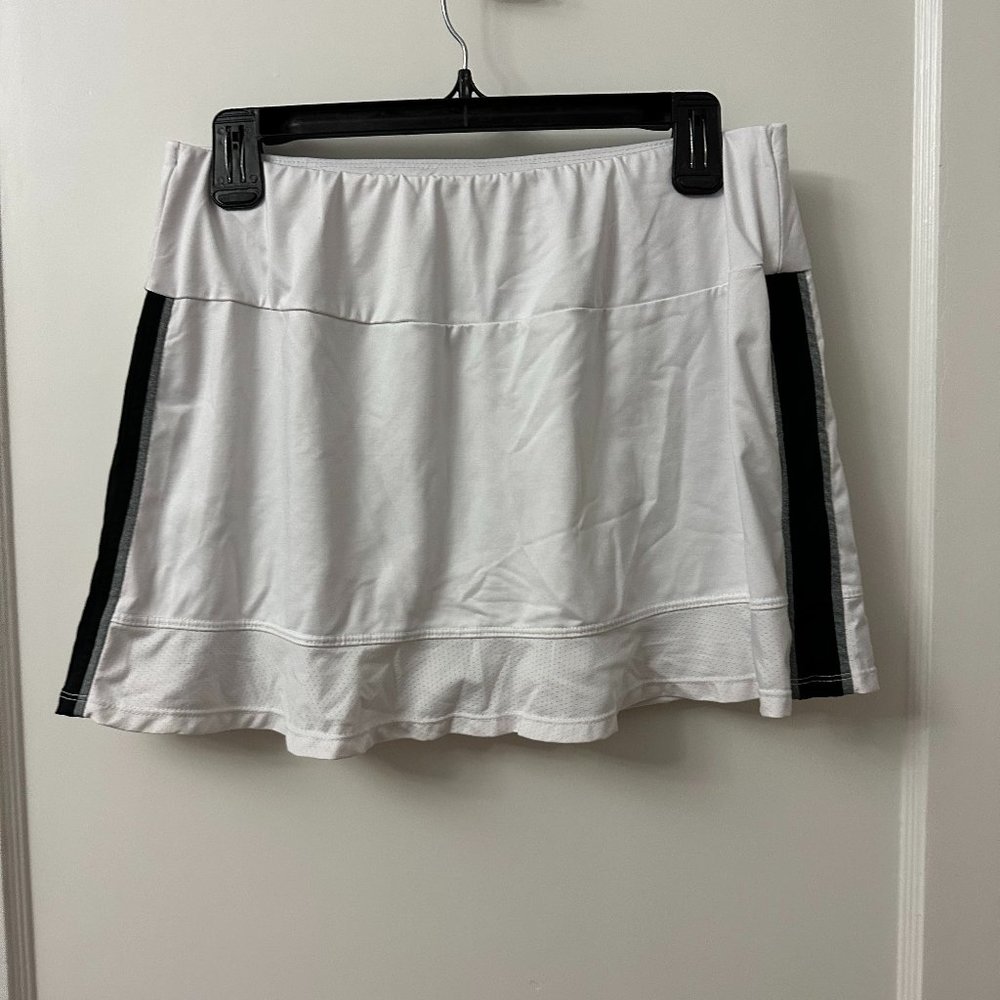 TAIL Women's Tennis Skort, White with Black Lining, Medium